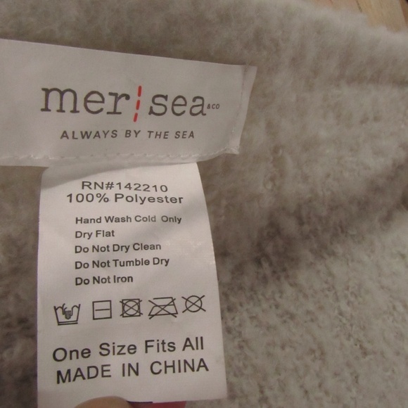 MerSea Oversize Ombre Fringe Scarf W:21.5" x L:79" - Picture 8 of 14